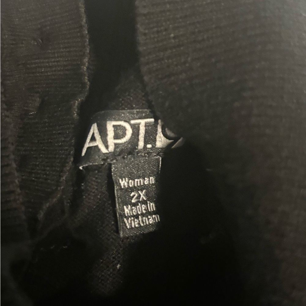 Women’s Apt 9 Sweater. Size 2XL black. Buttons and designs long sleeve knit - Picture 3 of 12